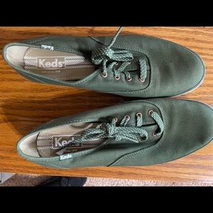 Green keds